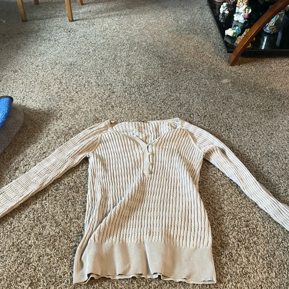 Shirts and pants xl-l and pants from 12-16 - Picture 11 of 16